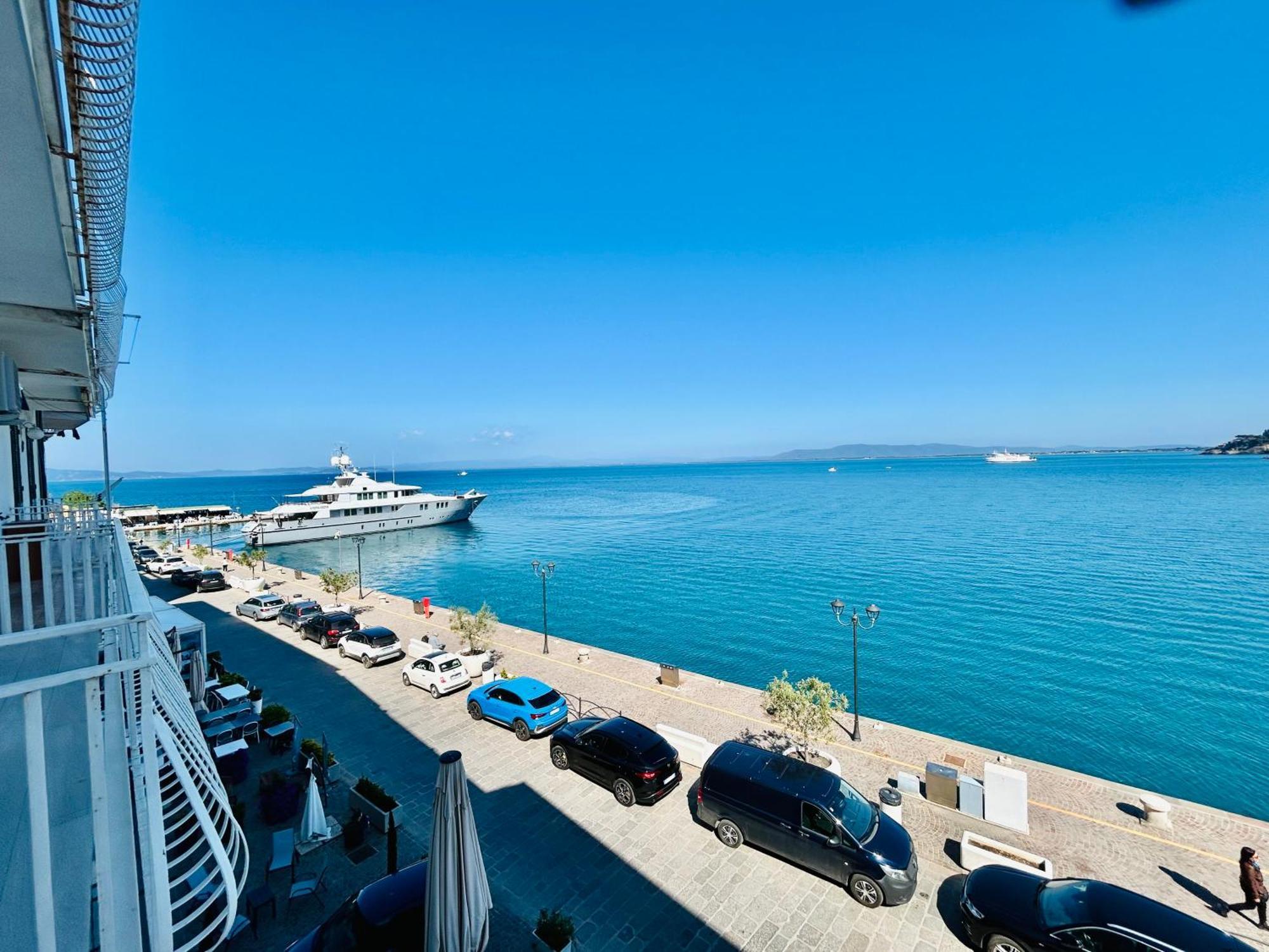 Molo 28 Beach Parking Ac Порто Санто Стефано Экстерьер фото