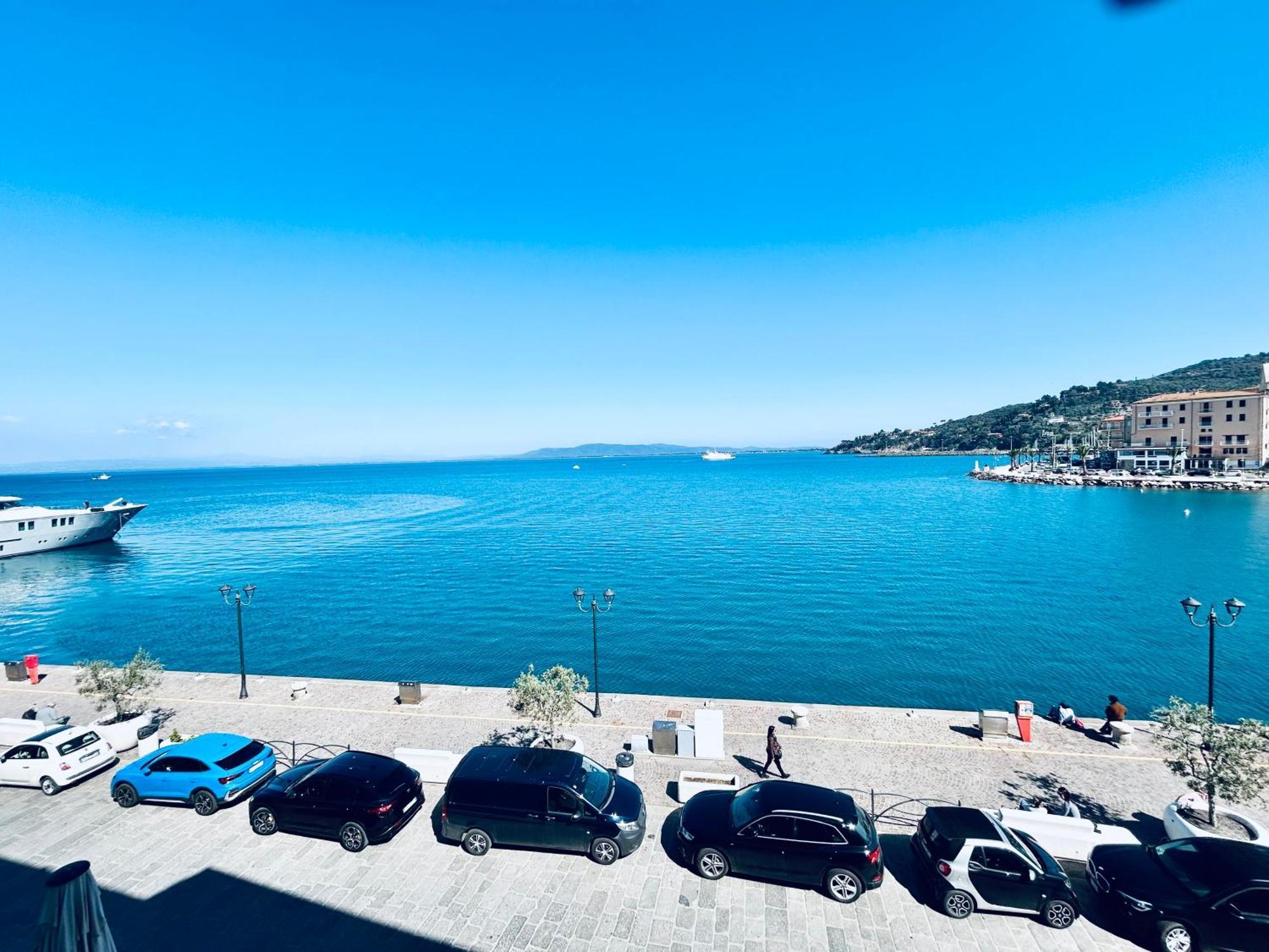Molo 28 Beach Parking Ac Порто Санто Стефано Экстерьер фото