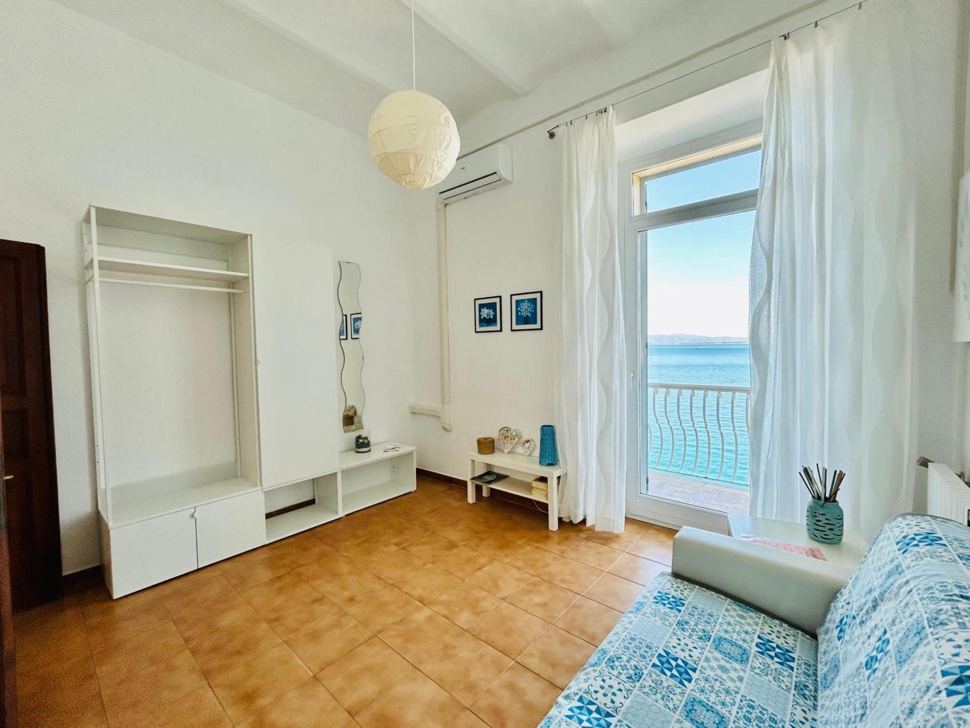 Molo 28 Beach Parking Ac Порто Санто Стефано Экстерьер фото