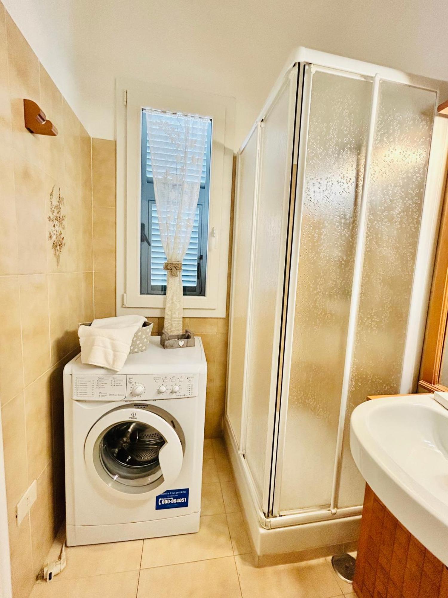 Molo 28 Beach Parking Ac Порто Санто Стефано Экстерьер фото
